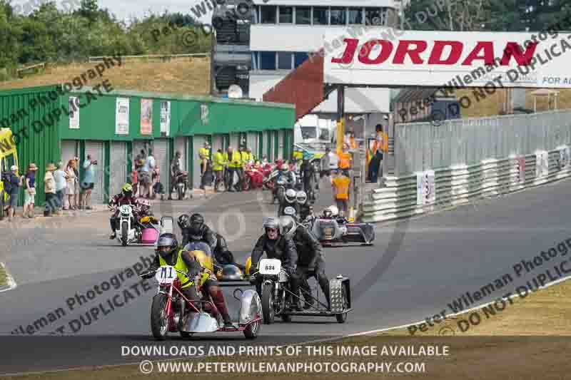 Vintage motorcycle club;eventdigitalimages;mallory park;mallory park trackday photographs;no limits trackdays;peter wileman photography;trackday digital images;trackday photos;vmcc festival 1000 bikes photographs